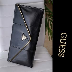 GUESS LADIE'S CLUTCH